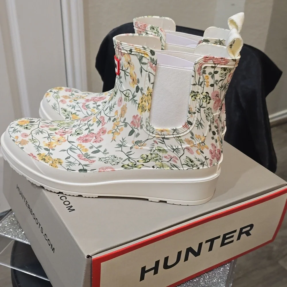 Hunter Tabitha Chelsea Rain Boots - Floral Rain - Picture 8 of 11